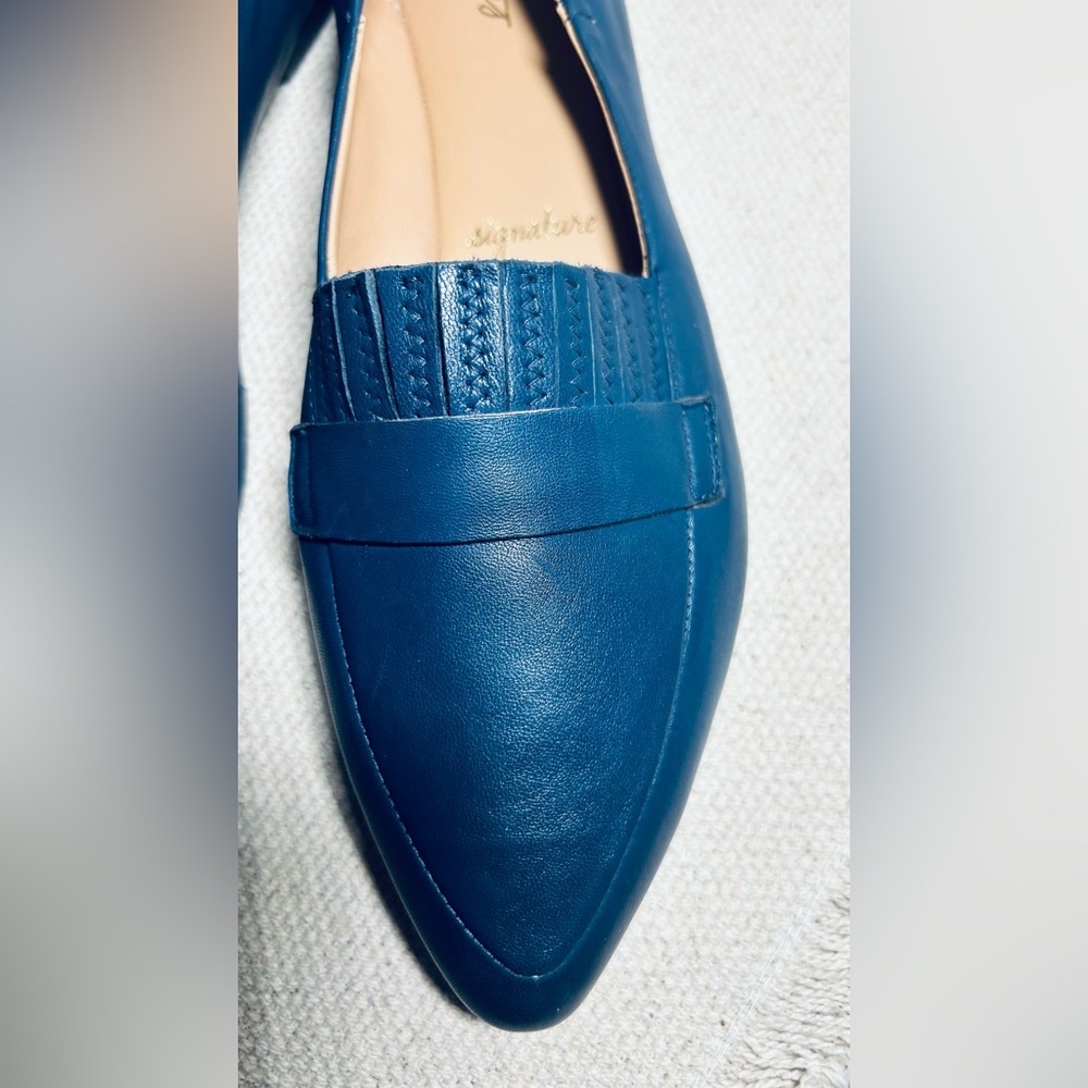 Trotters Classic Navy Flats - Picture 7 of 13
